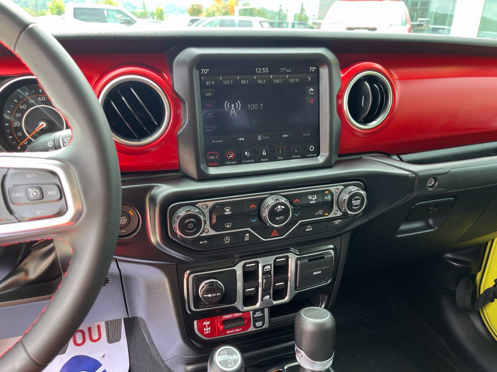 Used 2023 Jeep Gladiator Rubicon w/ Trailer Tow Package AWD/4WD image 9