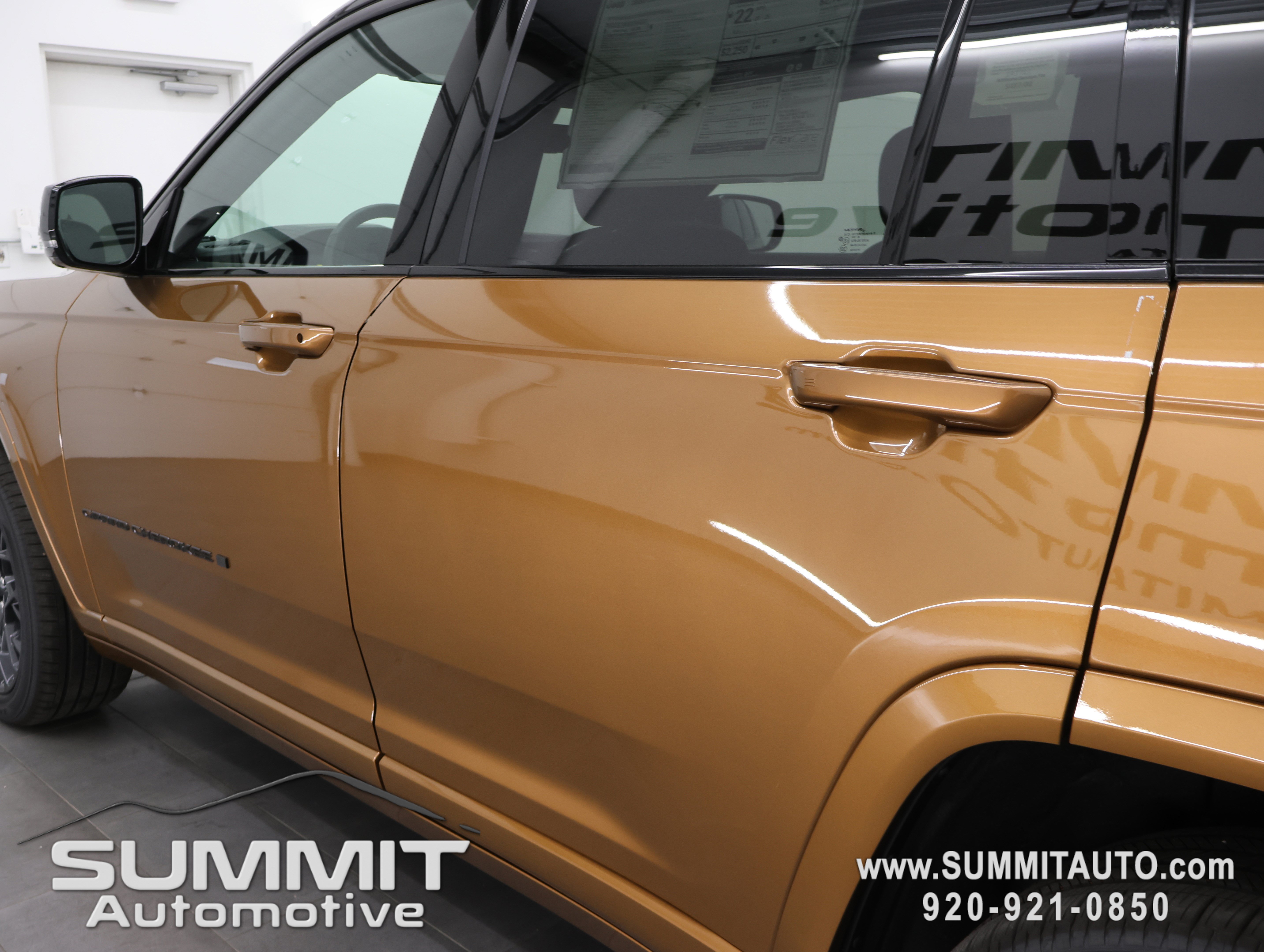 New 2026 Jeep Grand Cherokee L Summit w/ Obsidian Package AWD/4WD image 38
