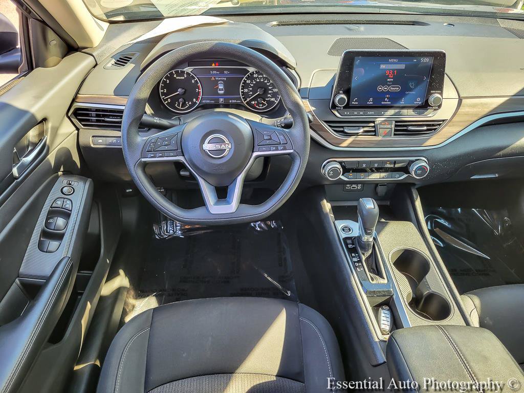 Used 2025 Nissan Altima 2.5 SV FWD image 13