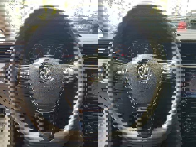 Used 2021 Volkswagen Passat 2.0T SE image 27