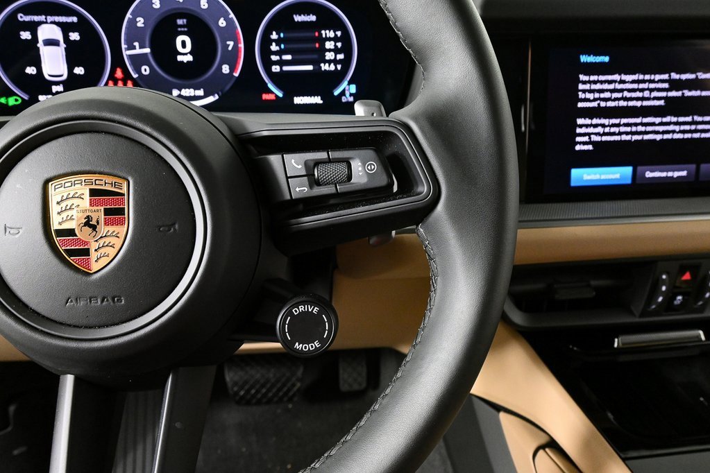 Used 2025 Porsche Cayenne image 11