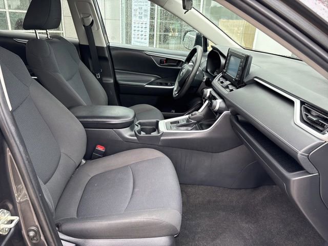 Used 2020 Toyota RAV4 LE w/ All Weather Liner Package AWD/4WD image 29