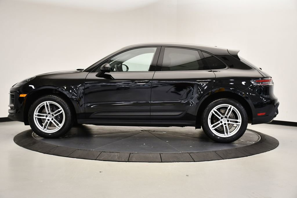 Certified 2023 Porsche Macan Turbo image 2