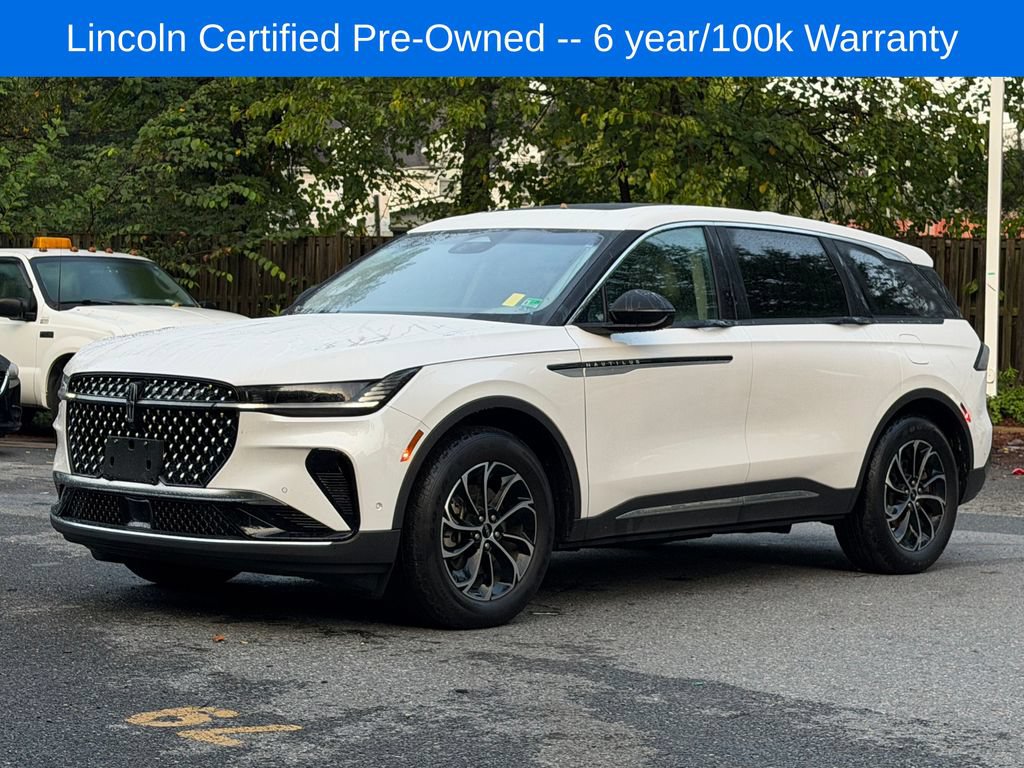 Used 2024 Lincoln Nautilus Premier w/ Equipment Group 102A AWD/4WD image 3