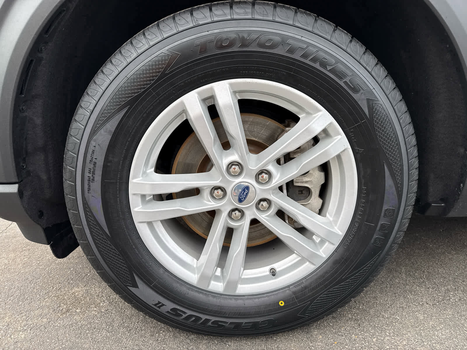 Used 2023 Ford Explorer XLT image 9