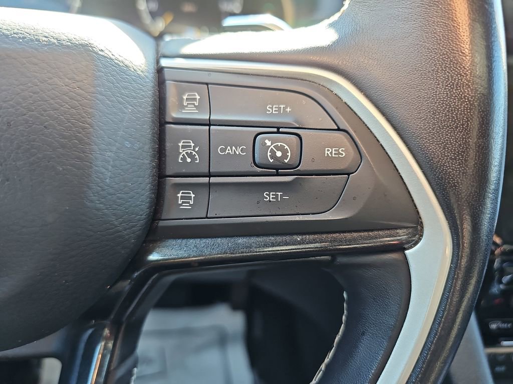 Used 2021 Jeep Grand Cherokee L Laredo w/ Luxury Tech Group I image 23