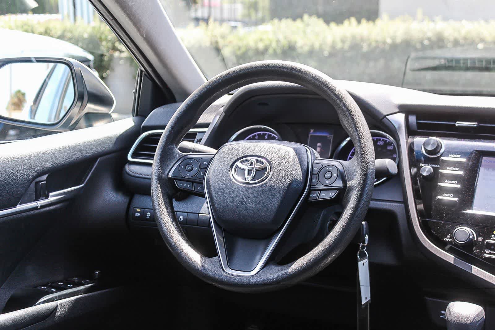 Used 2018 Toyota Camry LE FWD image 19