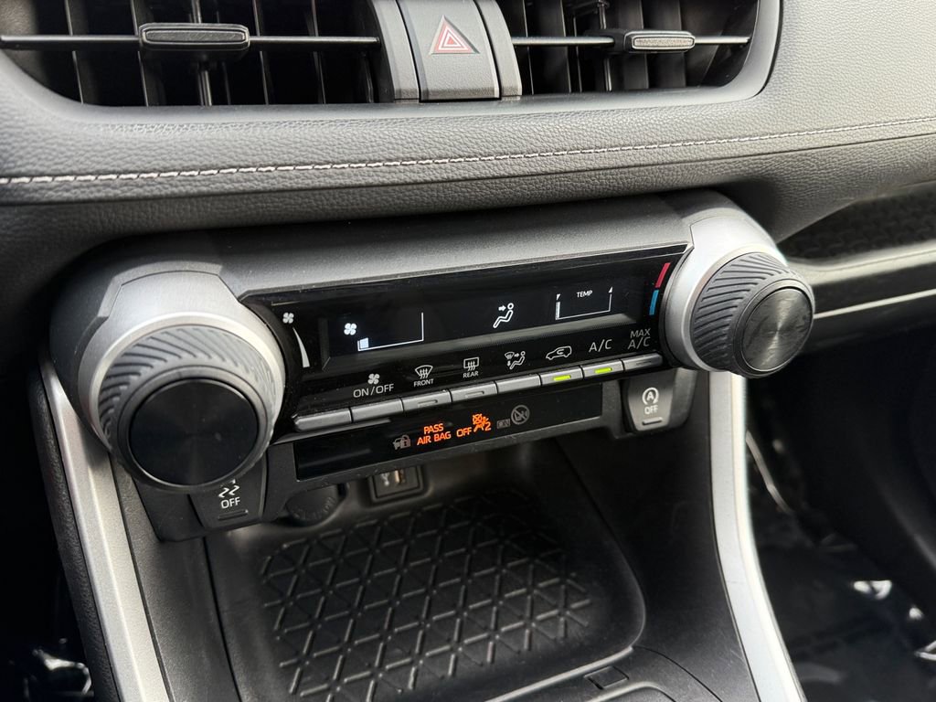 Used 2023 Toyota RAV4 LE image 17