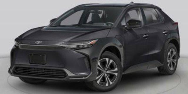 Used 2024 Toyota bZ4X XLE w/ Weather Package AWD/4WD image 1