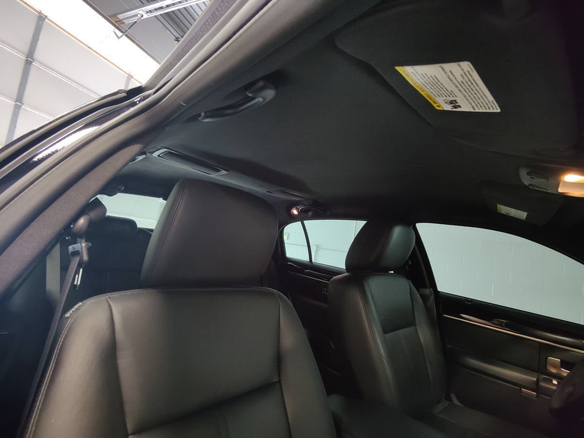 Used 2011 Lincoln Town Car Executive L RWD image 15
