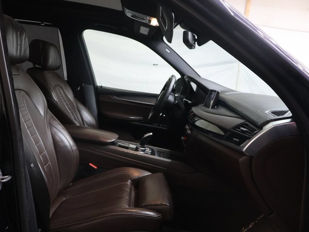 Used 2018 BMW X5 xDrive50i AWD/4WD image 9