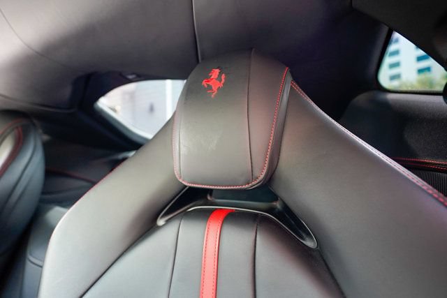 Used 2020 Ferrari 812 Superfast RWD image 64