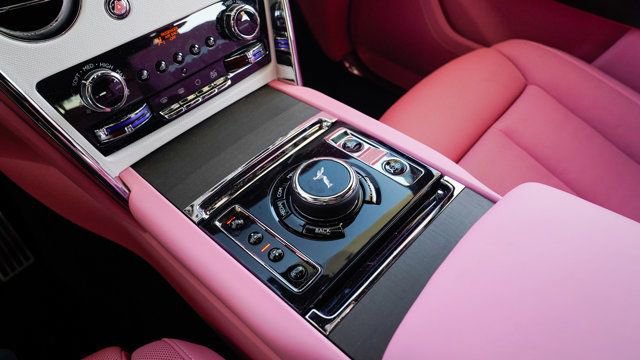 Used 2024 Rolls-Royce Cullinan Sport Utility image 64