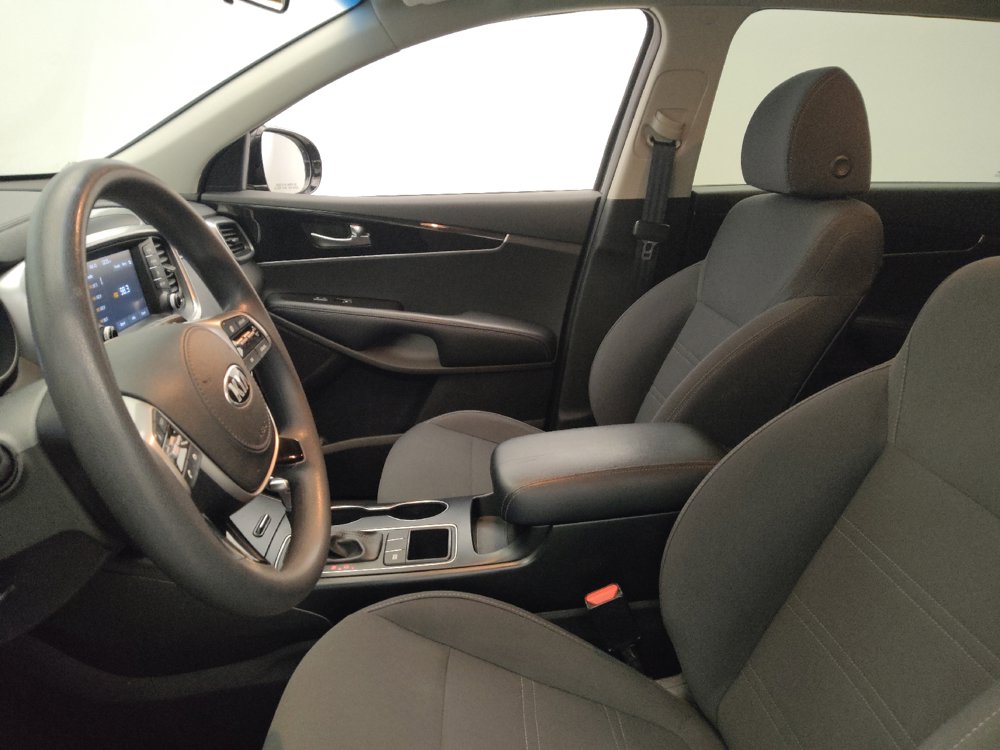 Used 2019 Kia Sorento FWD V6 image 17