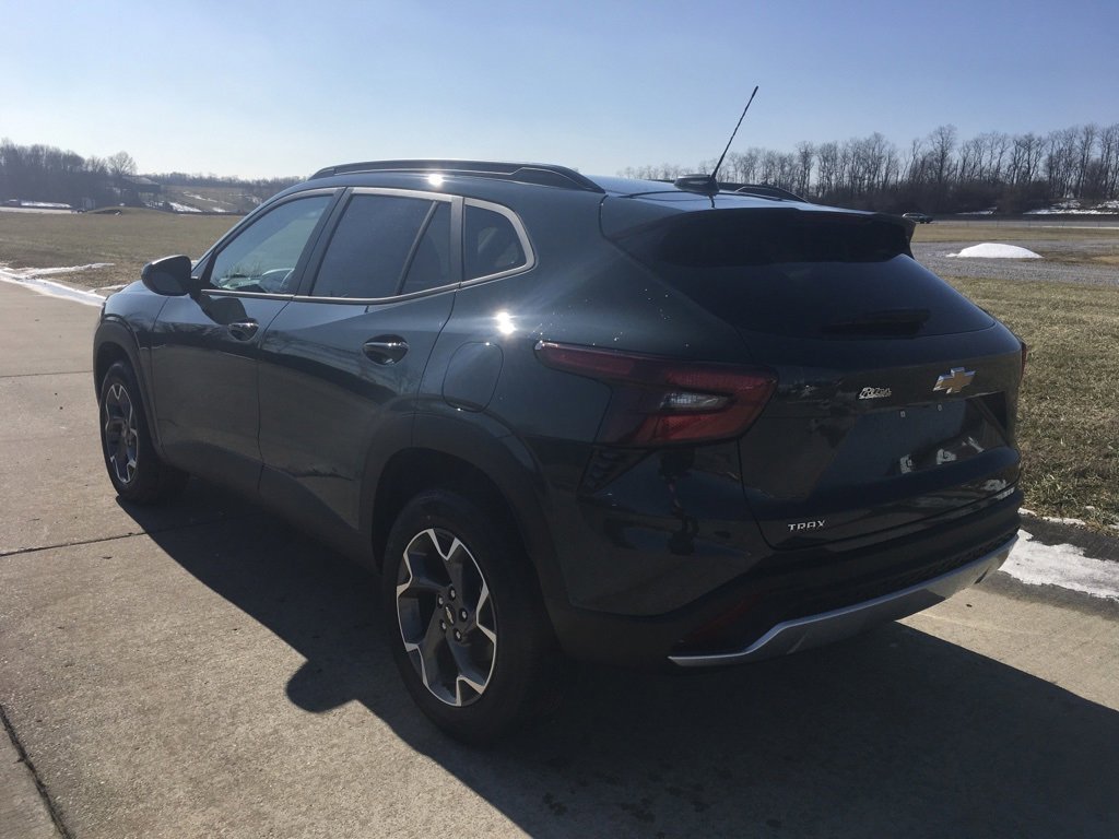 New 2026 Chevrolet Trax LT w/ LT Convenience Package image 4