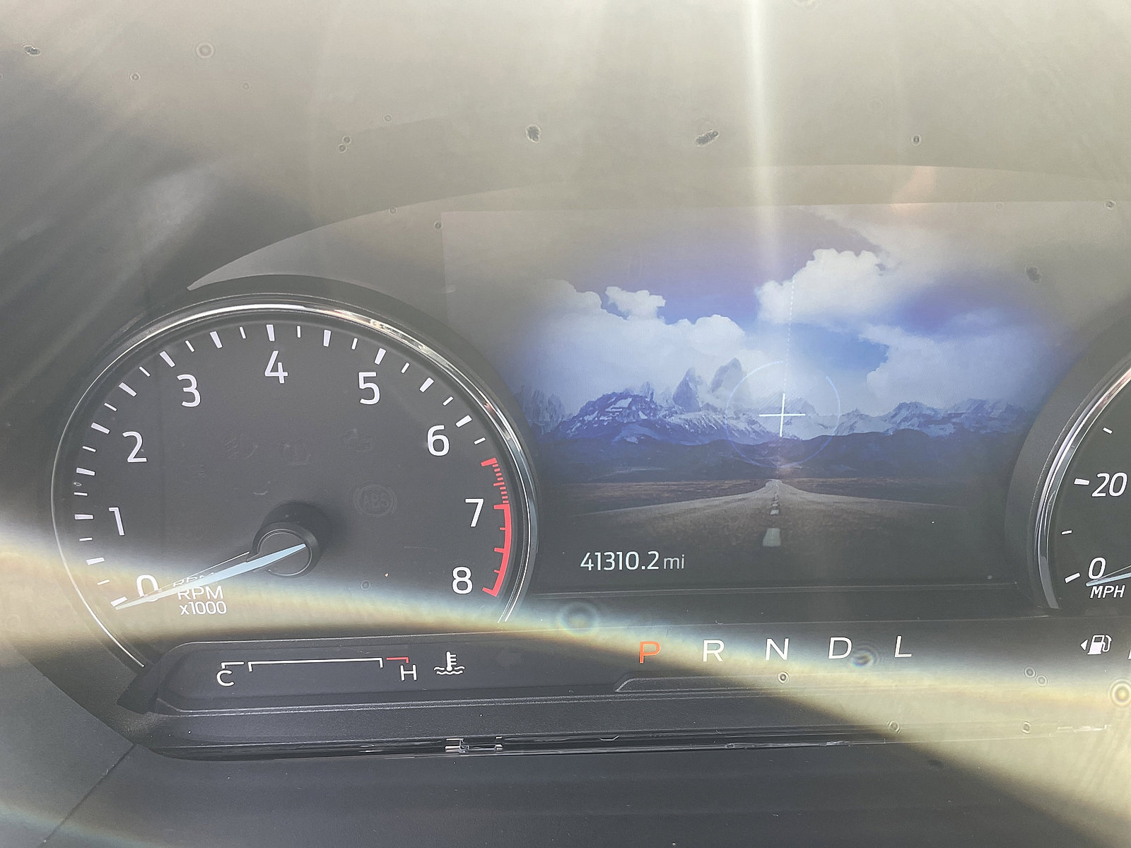 Used 2022 Ford Explorer XLT w/ Equipment Group 202A image 4