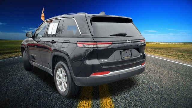 Certified 2023 Jeep Grand Cherokee Limited image 2