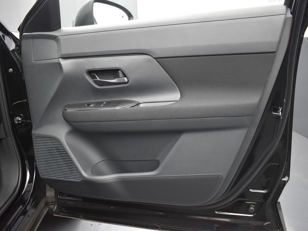 Used 2025 Nissan Kicks S image 24