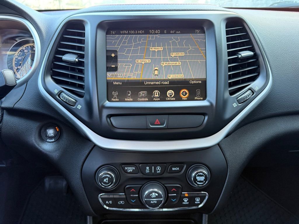 Used 2016 Jeep Cherokee Trailhawk w/ Comfort/Convenience Group image 26