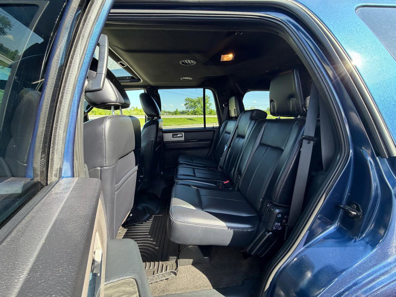 Used 2017 Ford Expedition Limited w/ Equipment Group 301A AWD/4WD image 23