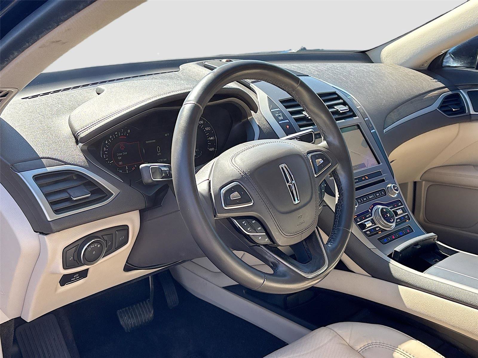 Used 2017 Lincoln MKZ Reserve image 9