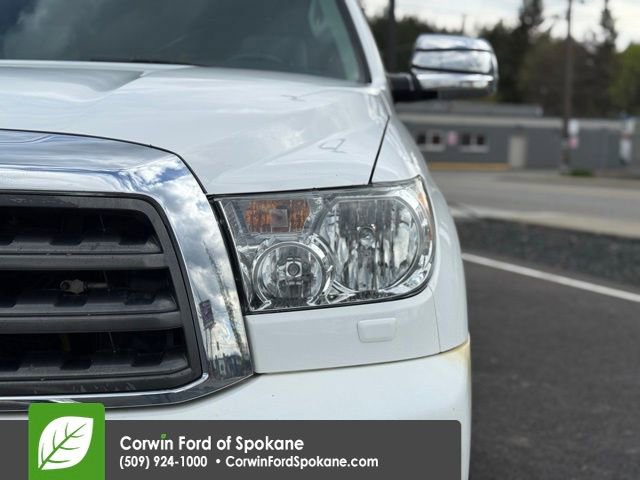 Used 2016 Toyota Sequoia SR5 AWD/4WD image 7