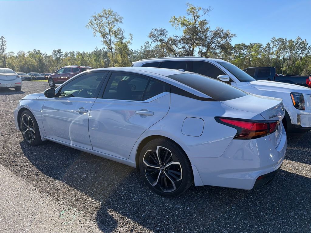 Used 2024 Nissan Altima 2.5 SR w/ SR Premium Package image 8