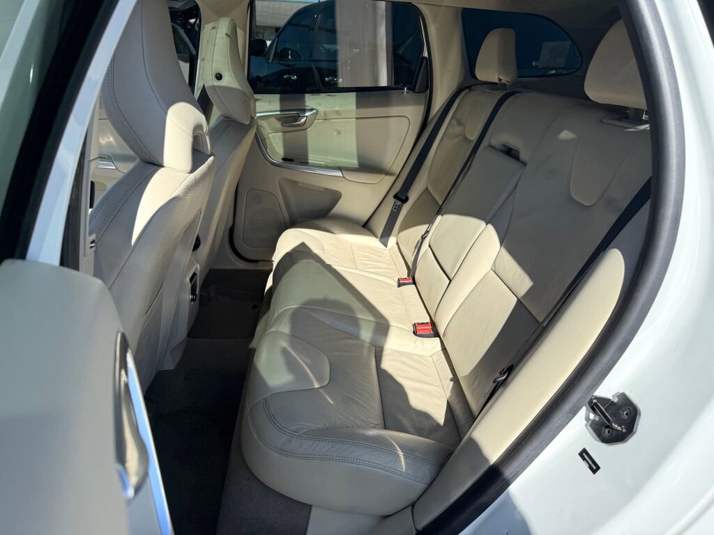Used 2013 Volvo XC60 T6 AWD/4WD image 9