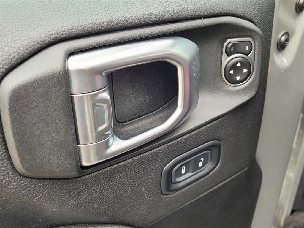 Used 2023 Jeep Gladiator Overland image 16