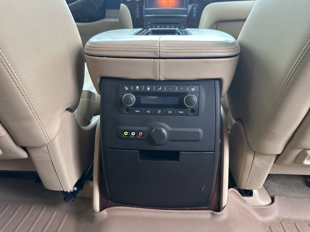 Used 2012 Cadillac Escalade Premium image 30