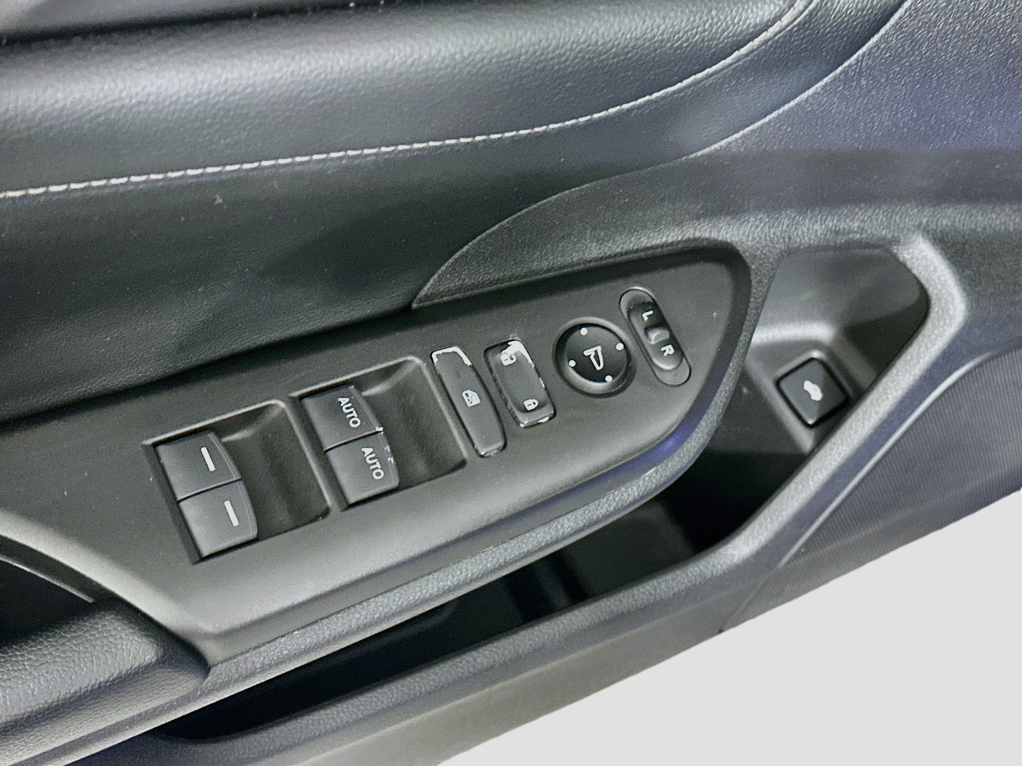 Used 2018 Honda Civic EX-L image 15