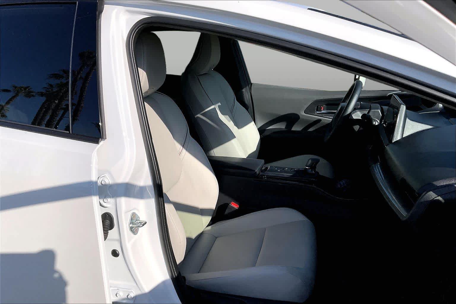 Certified 2026 Toyota Prius XLE FWD image 8