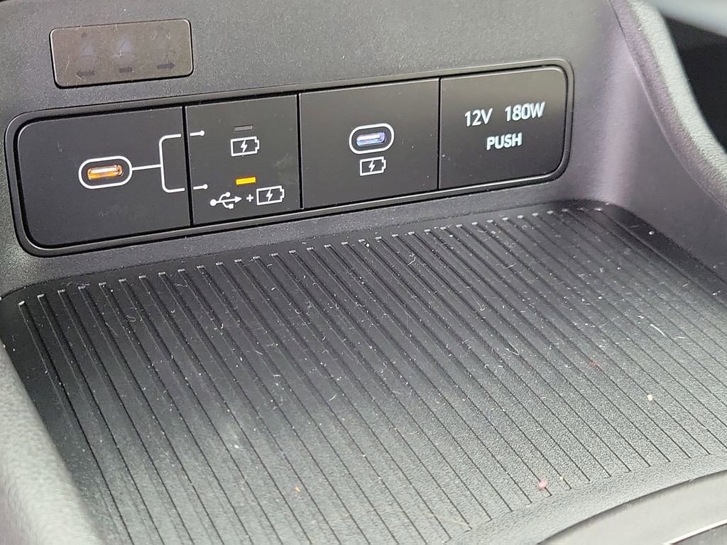 Certified 2025 Hyundai Kona SEL image 33