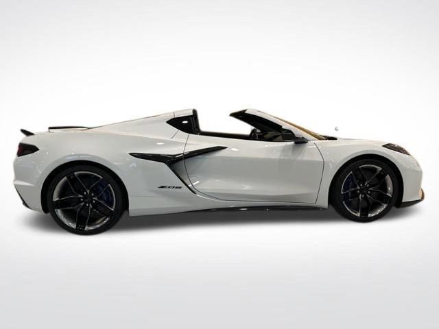 New 2026 Chevrolet Corvette Z06 w/ Stealth Interior Trim Package RWD image 6
