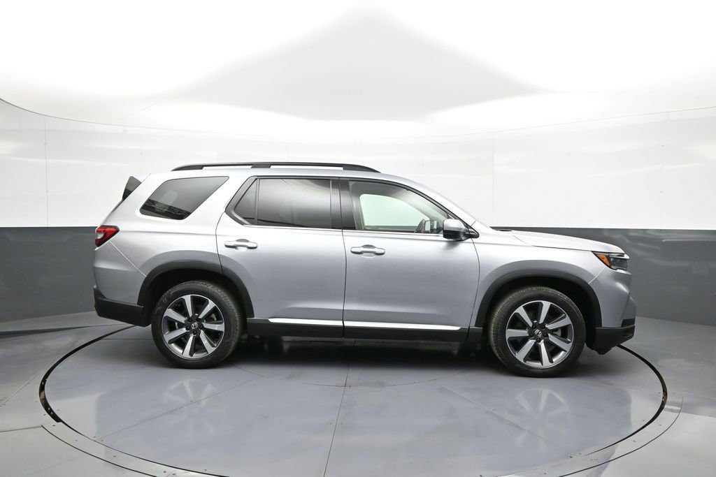 Certified 2023 Honda Pilot Touring image 5