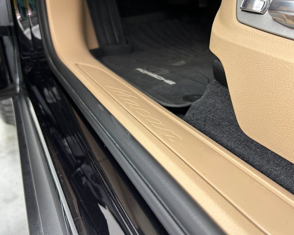 Certified 2020 Porsche Macan AWD/4WD image 15