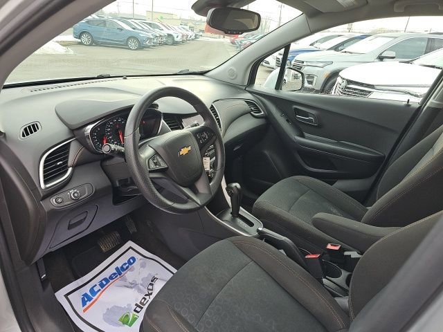 Used 2022 Chevrolet Trax LS w/ Tint and Cruise Package FWD image 11