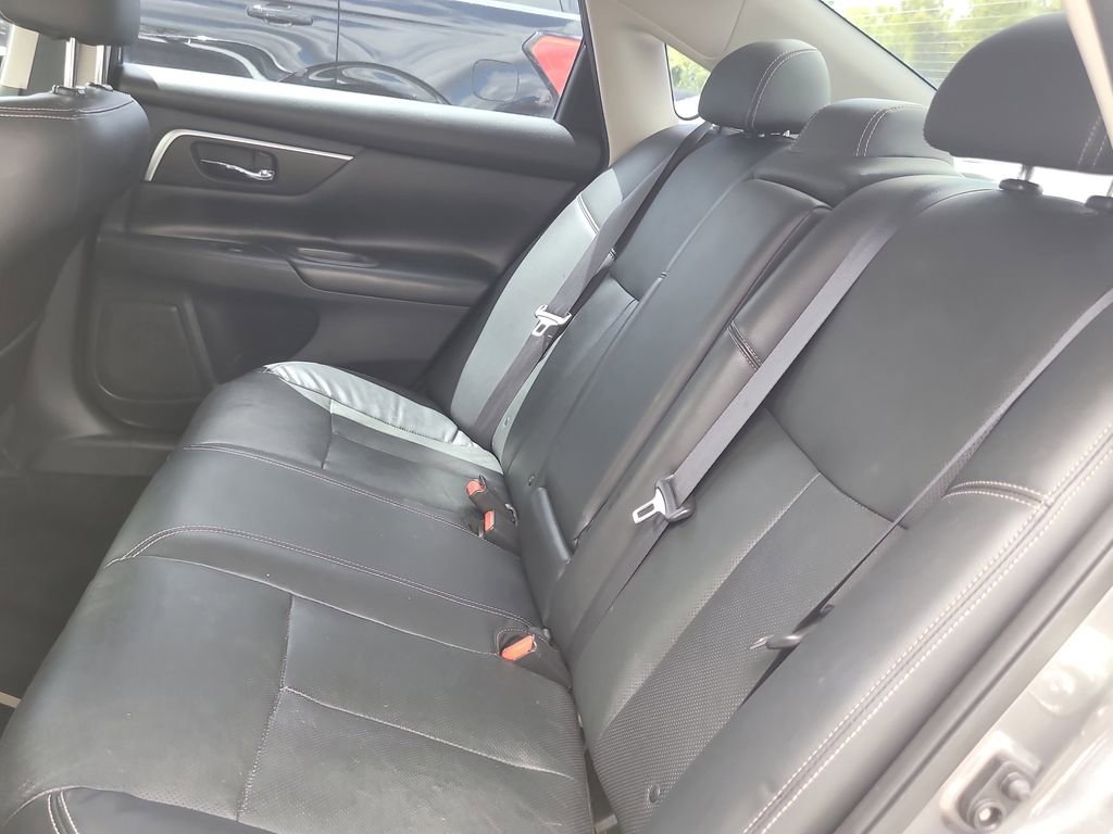 Used 2016 Nissan Altima 3.5 SL w/ 3.5 Technology Package FWD image 11