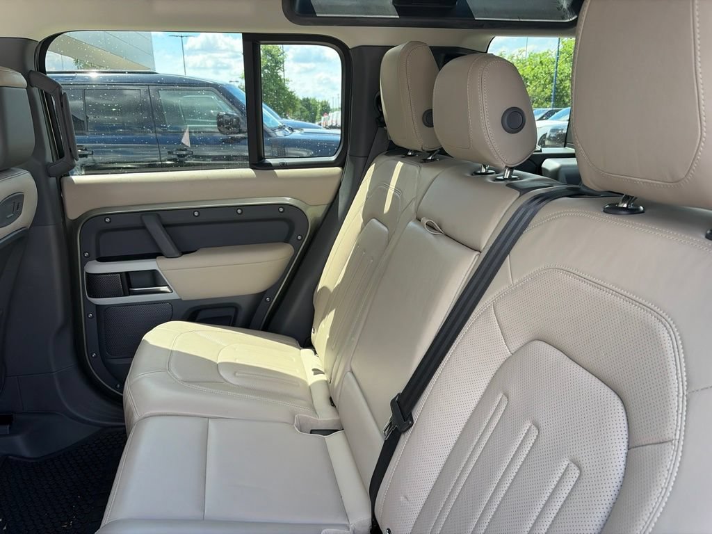 Used 2020 Land Rover Defender 110 HSE AWD/4WD image 20