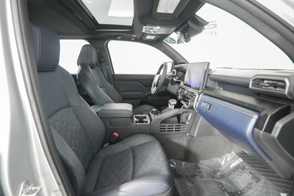 Used 2025 Toyota 4Runner Platinum AWD/4WD image 19
