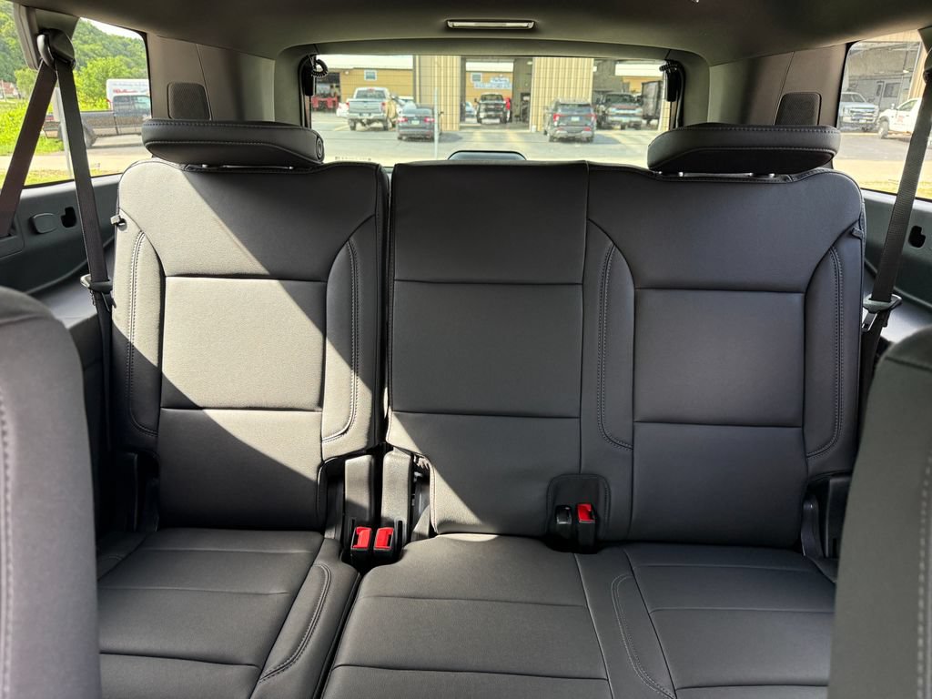 New 2026 Chevrolet Suburban LT w/ Comfort Package AWD/4WD image 40