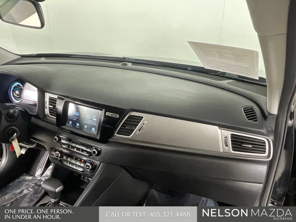 Used 2017 Kia Niro FE FWD image 31