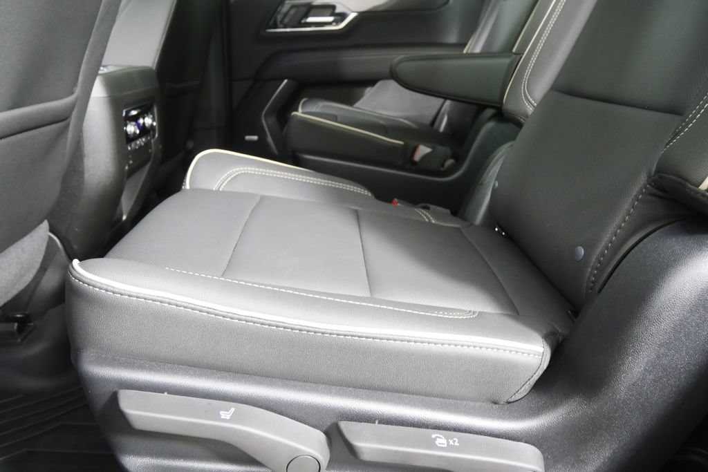 Used 2026 GMC Yukon Elevation AWD/4WD image 15