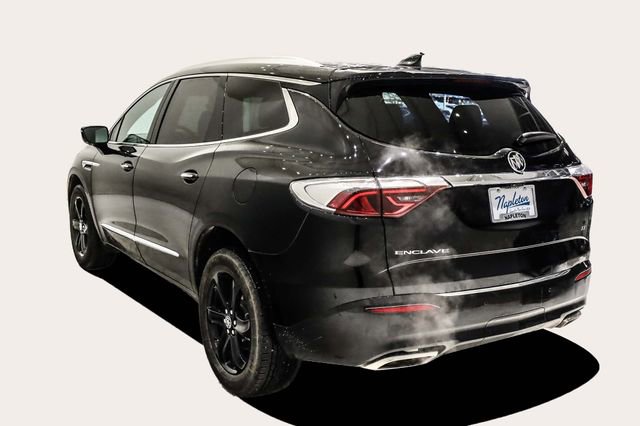 Used 2024 Buick Enclave Essence w/ LPO, Touring Package image 8