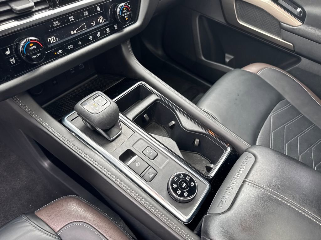 Used 2023 Nissan Pathfinder Platinum image 27