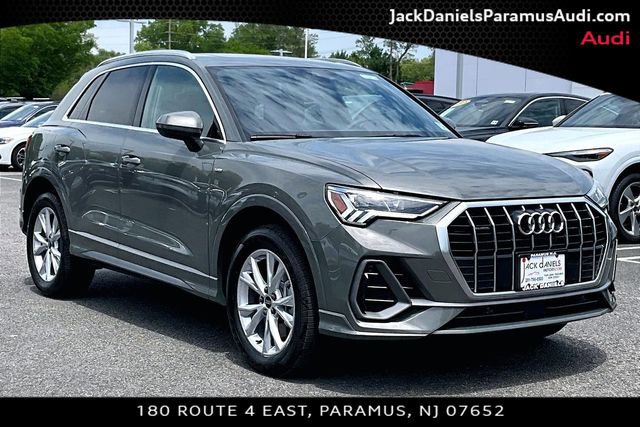 Used 2023 Audi Q3 2.0T Premium w/ Convenience Package AWD/4WD image 9