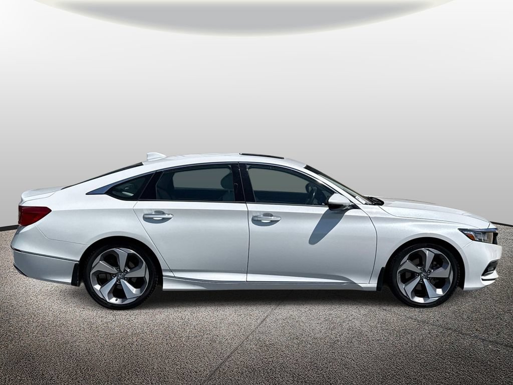 Used 2020 Honda Accord Touring image 4
