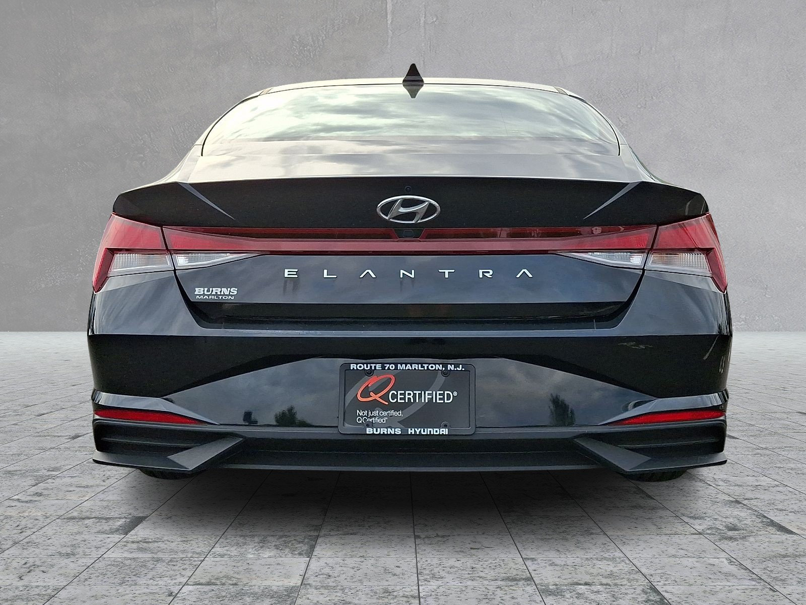 Used 2023 Hyundai Elantra SEL w/ Convenience Package FWD image 5