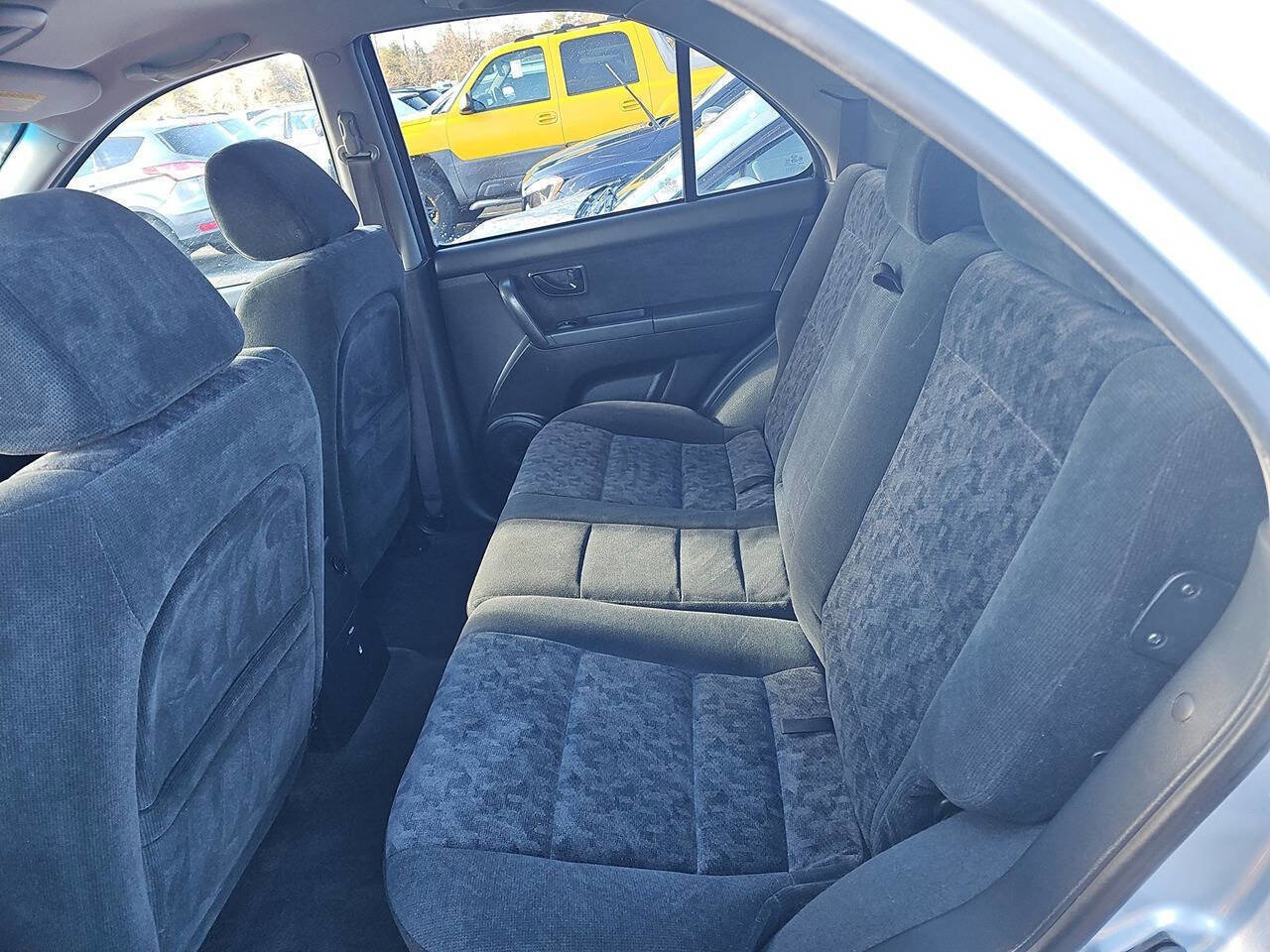 Used 2008 Kia Sorento LX 4dr SUV image 4