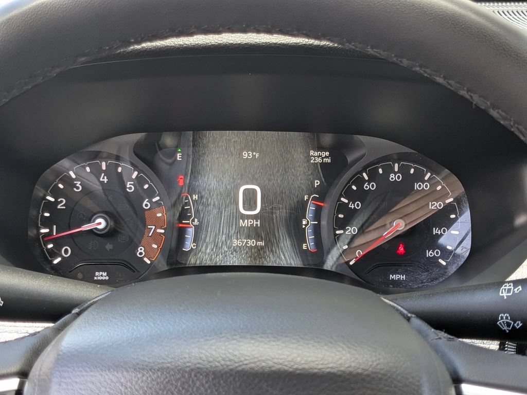 Used 2025 Jeep Compass Latitude w/ Sun & Sound Group AWD/4WD image 17